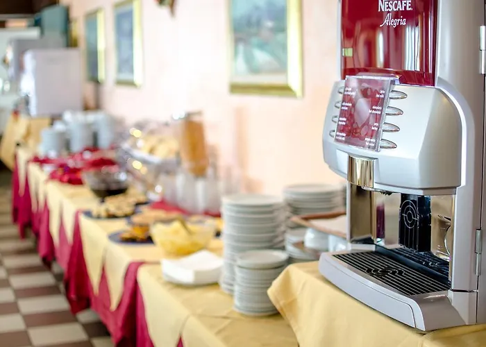 Отель Club Primula 4*